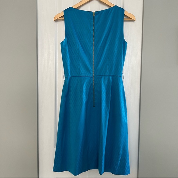 Tahari sleeveless fit & flare blue cocktail dress, Size 2 - Picture 4 of 6